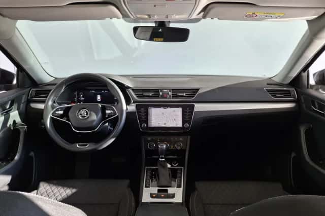Škoda Superb (2022) thumbnail 4