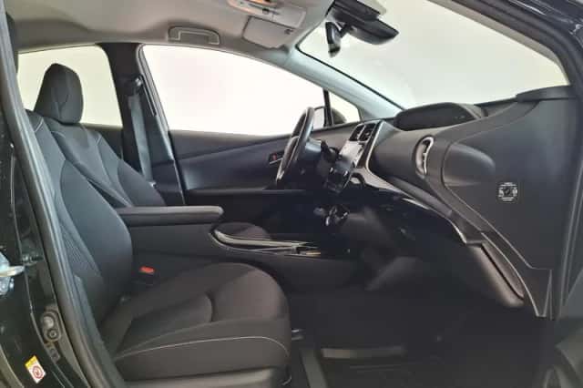 Toyota Prius (2020) thumbnail 6
