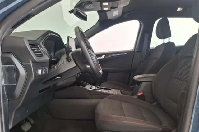 Ford Kuga (2021) thumbnail 3
