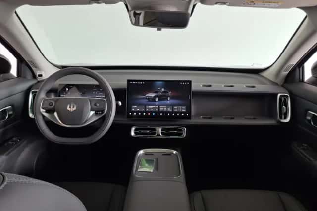 Leapmotor B10 (2026) thumbnail 4