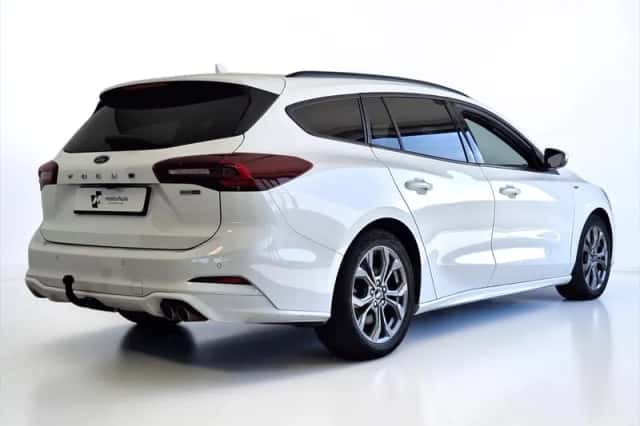 Ford Focus (2022) thumbnail 2