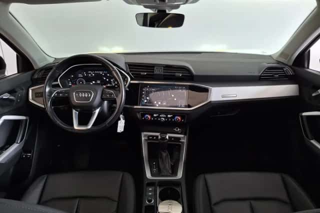 Audi Q3 (2021) thumbnail 4