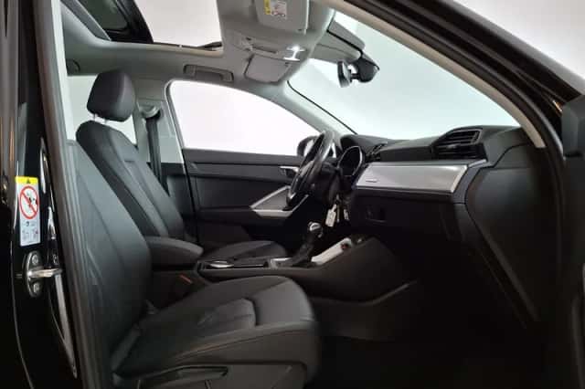 Audi Q3 (2021) thumbnail 6