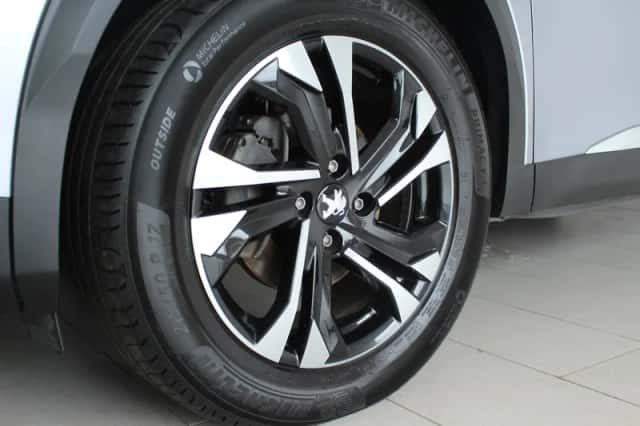 Peugeot 2008 (2021) thumbnail 3