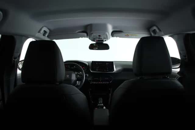Peugeot 2008 (2021) thumbnail 5