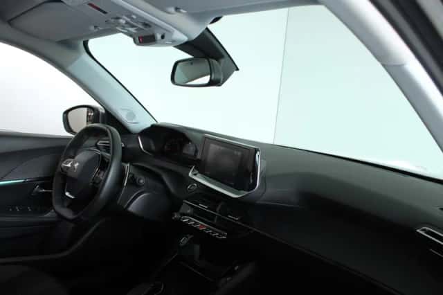 Peugeot 2008 (2021) thumbnail 6