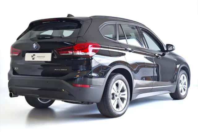 BMW X1 (2021) thumbnail 2