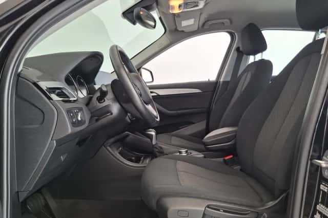 BMW X1 (2021) thumbnail 3