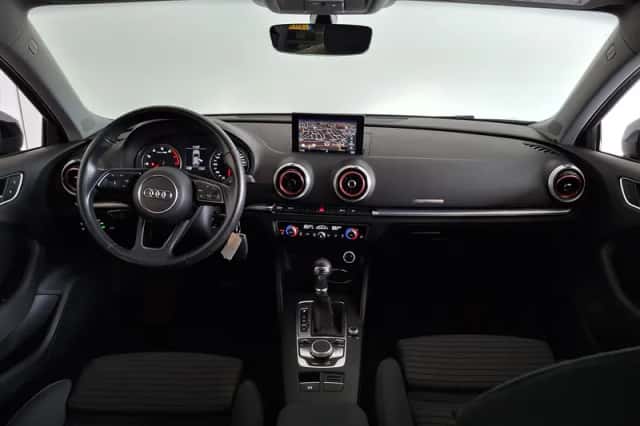 Audi A3 (2018) thumbnail 4