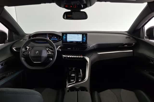 Peugeot 3008 (2024) thumbnail 4