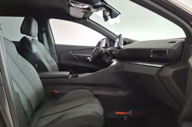 Peugeot 3008 (2024) thumbnail 6