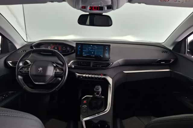 Peugeot 3008 (2022) thumbnail 4