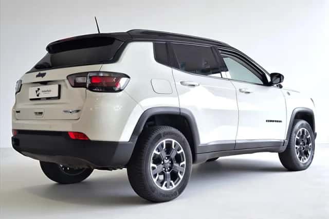 Jeep Compass (2023) thumbnail 2