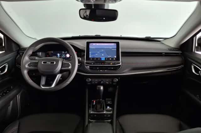 Jeep Compass (2023) thumbnail 4