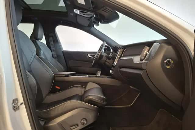 Volvo XC60 (2020) thumbnail 6