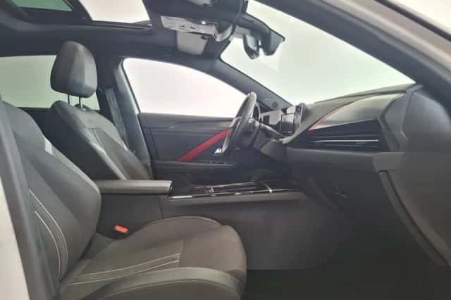 Opel Astra (2022) thumbnail 6