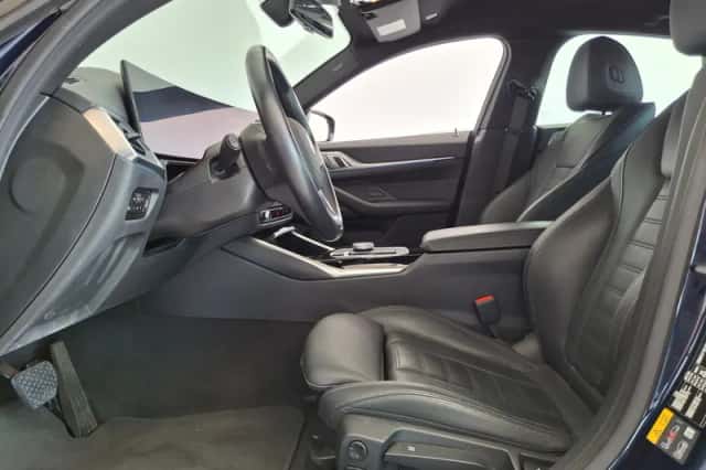 BMW i4 (2023) thumbnail 3