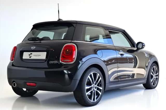 MINI Cooper (2019) thumbnail 2