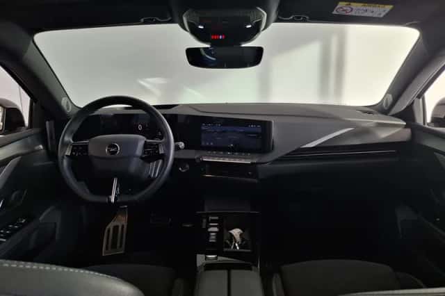 Opel Astra (2023) thumbnail 4