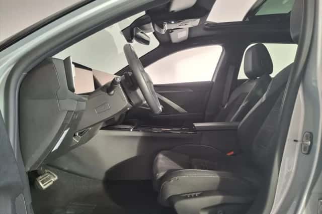 Opel Astra (2023) thumbnail 3