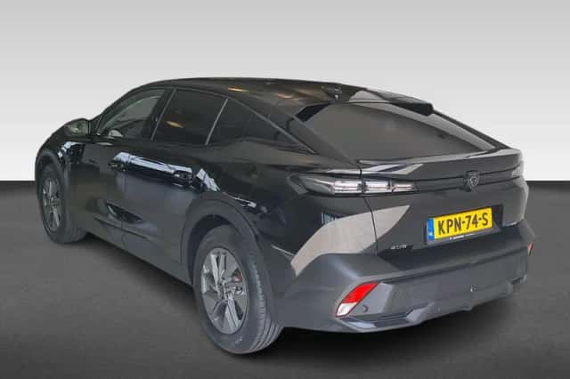 Peugeot 408 (2024) thumbnail 3