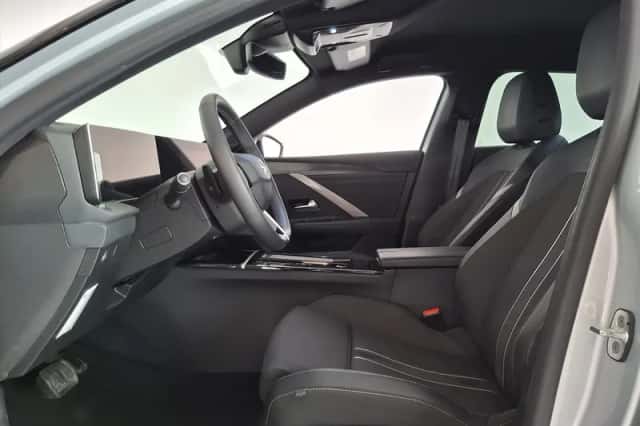 Opel Astra (2025) thumbnail 3