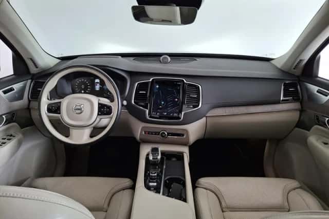 Volvo XC90 (2021) thumbnail 4