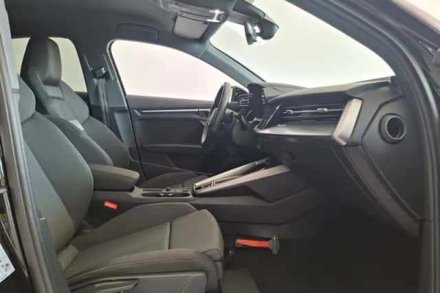 Audi A3 (2023) thumbnail 3