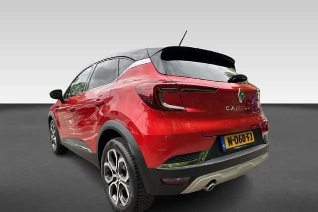 Renault Captur (2021) thumbnail 3