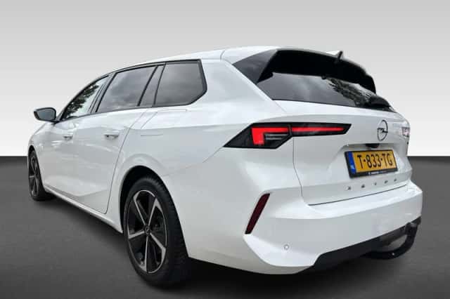 Opel Astra (2023) thumbnail 3