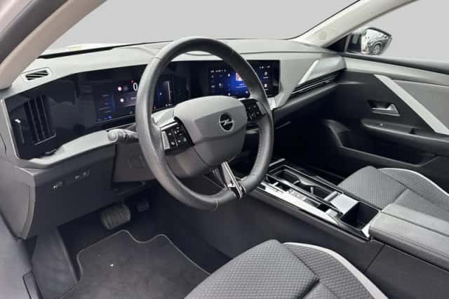 Opel Astra (2023) thumbnail 4