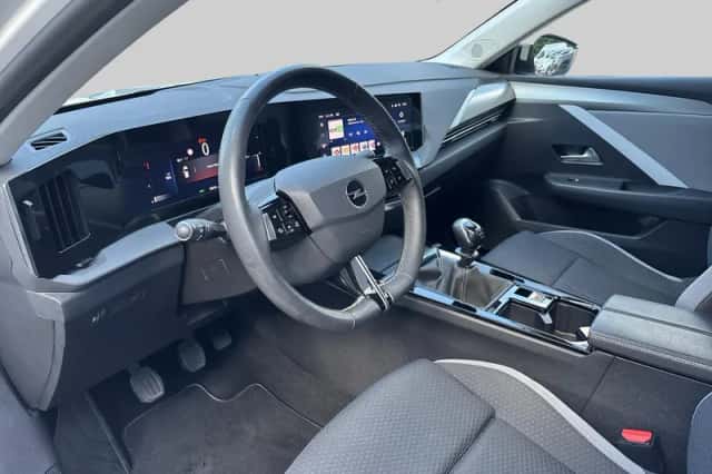 Opel Astra (2023) thumbnail 4