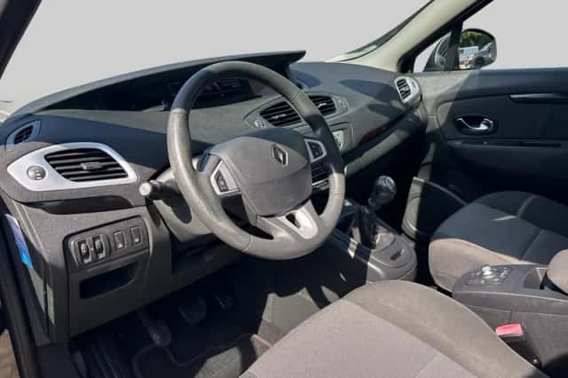 Renault Scénic (2013) thumbnail 4