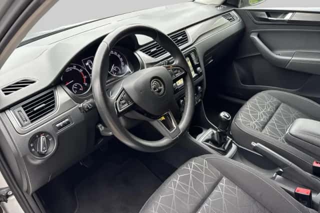 Škoda Rapid (2019) thumbnail 4