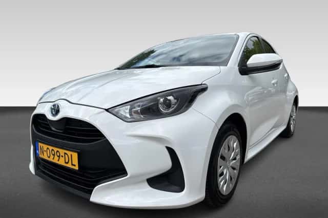 Toyota Yaris (2021) thumbnail 1