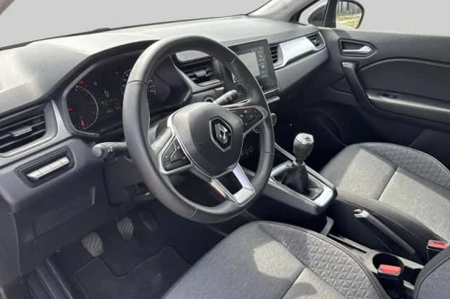 Renault Captur (2023) thumbnail 4