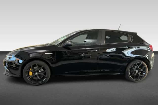 Alfa Romeo Giulietta (2020) thumbnail 2