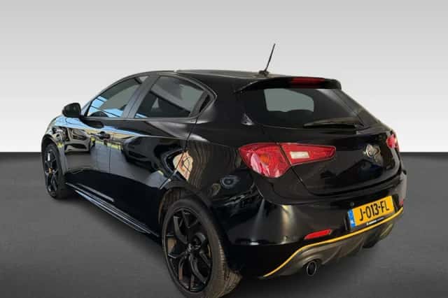 Alfa Romeo Giulietta (2020) thumbnail 3
