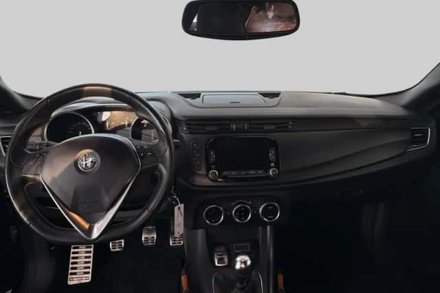 Alfa Romeo Giulietta (2020) thumbnail 5