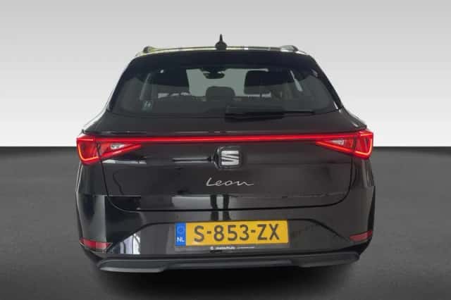 SEAT Leon (2023) thumbnail 4