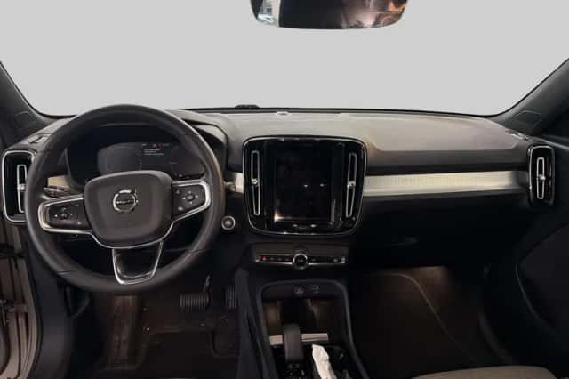 Volvo XC40 (2022) thumbnail 5