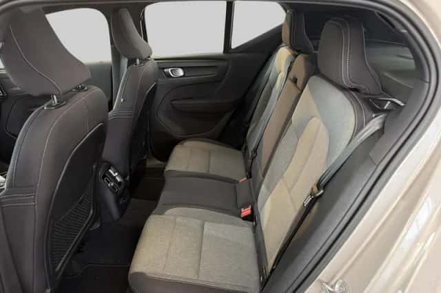 Volvo XC40 (2022) thumbnail 6