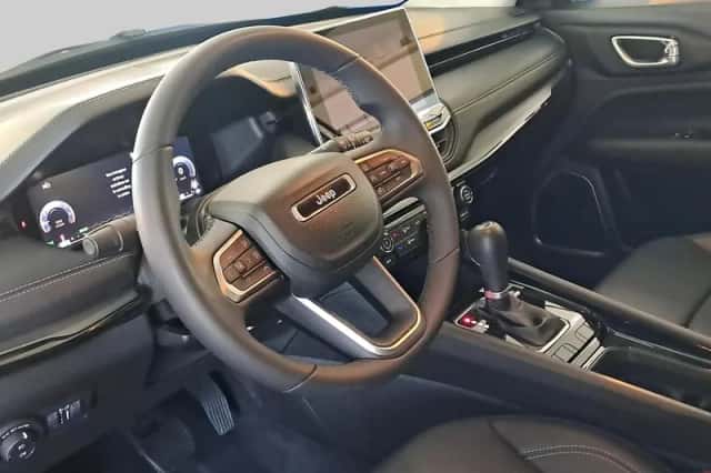 Jeep Compass (2025) thumbnail 4