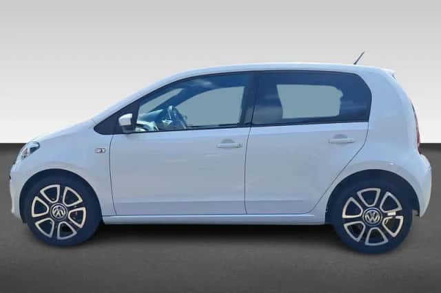 Volkswagen Up! (2016) thumbnail 2