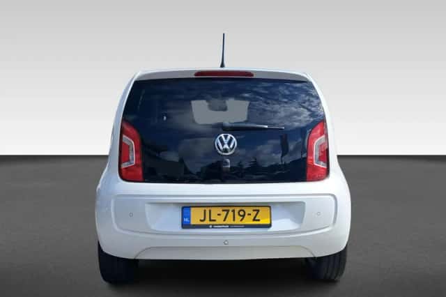Volkswagen Up! (2016) thumbnail 4