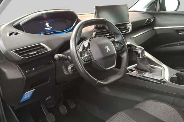 Peugeot 5008 (2021) thumbnail 4