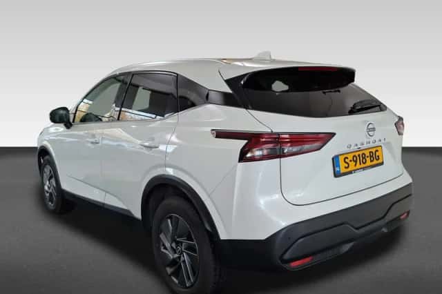 Nissan Qashqai (2023) thumbnail 3