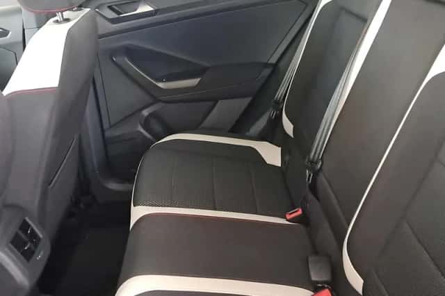Volkswagen T-Roc (2019) thumbnail 6