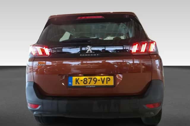 Peugeot 5008 (2021) thumbnail 4