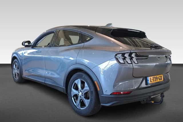 Ford Mustang Mach-E (2021) thumbnail 3
